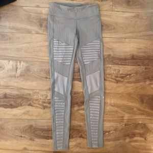 Alo Yoga Motto Leggings